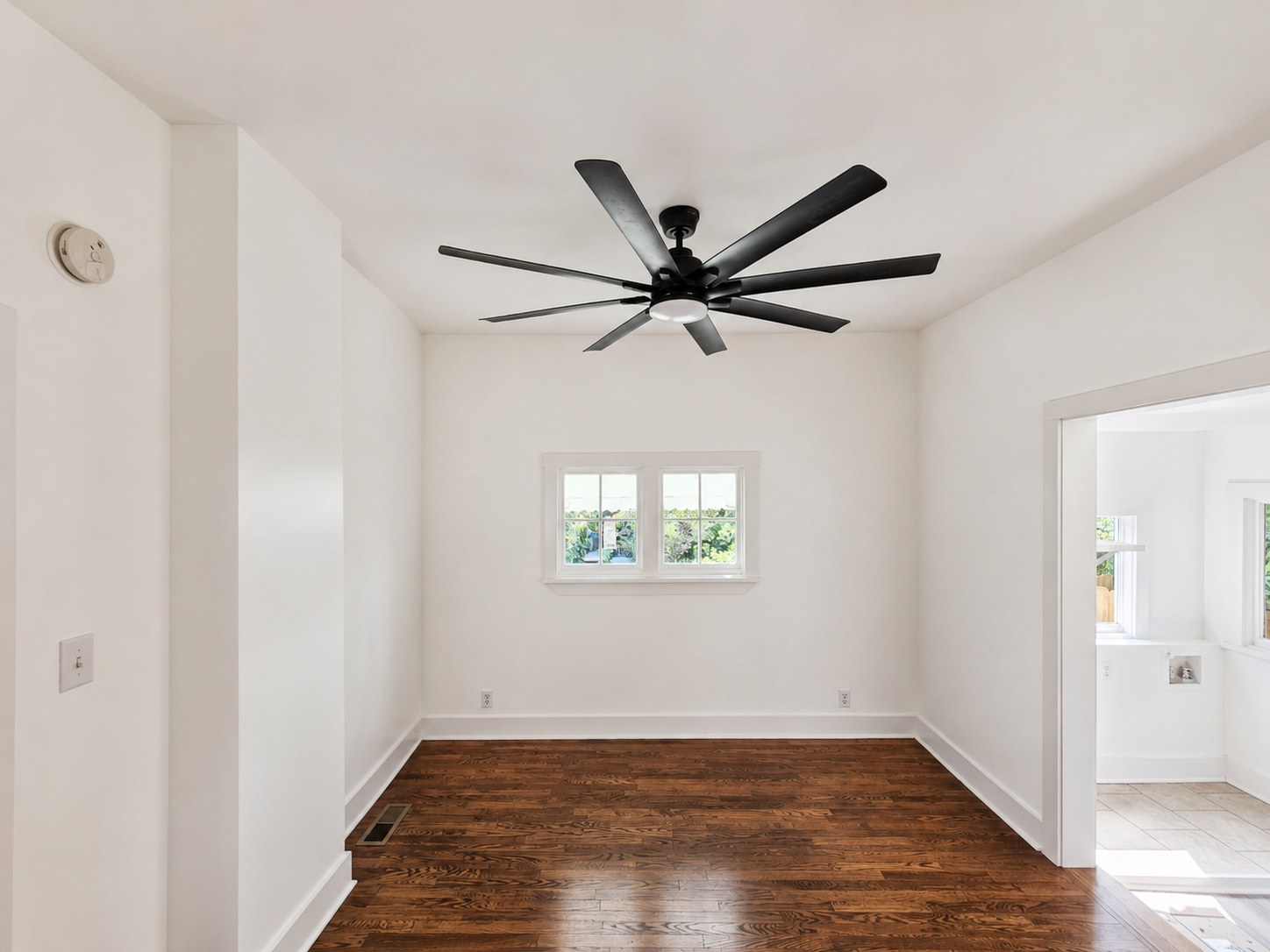 Primary bedroom — alternate view at 413 East Anderson